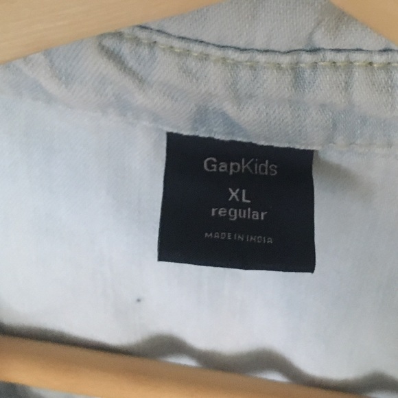 GAP KIDS LIGHT WASH DENIM SHIRT - Picture 3 of 3